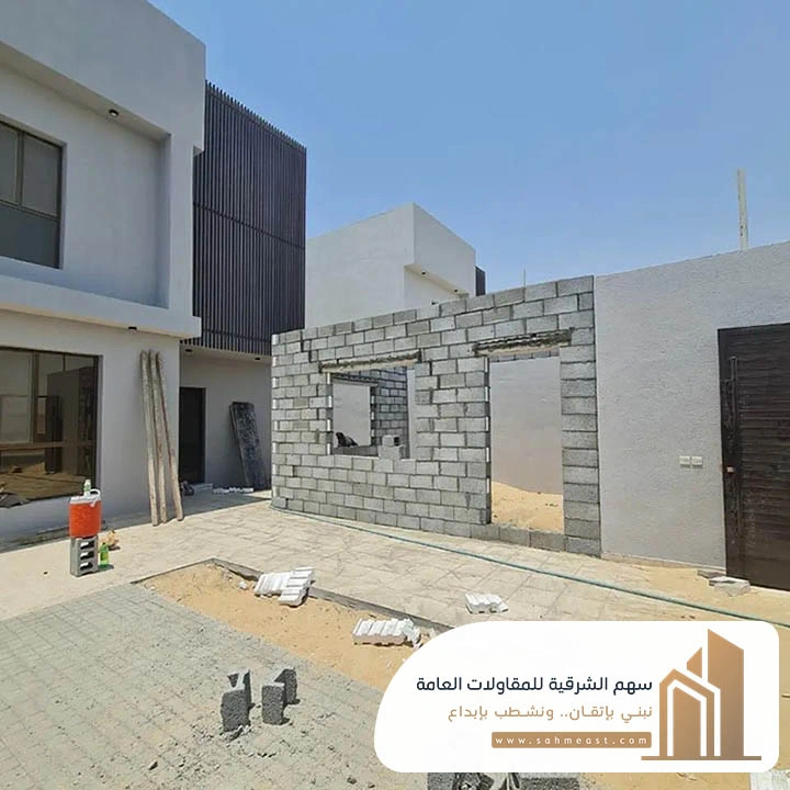 مجلس خارجي مع دورة مياه الخبر